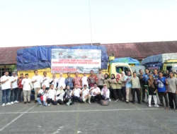 Cece Dessy Lepas Tiga Truk Bantuan Kemanusiaan dari Pangkalpinang ke Sumatera
