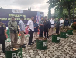 Hasil Penindakan dari Toko hingga Jalur Sumatera, Bea Cukai Pangkalpinang Musnahkan 1.413.424 Batang Rokok dan Miras Ilegal