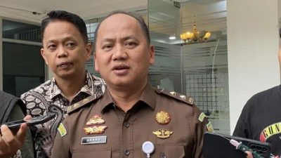 Hitungan Dua Bulan Menjabat di Bateng, Kajari, Padeli Ditetapkan Tersangka dan Dicopot