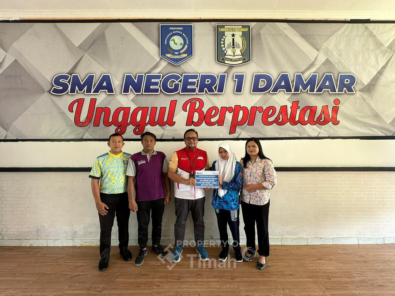 PT TIMAH Tbk Bantu Biaya Pengobatan Anggun, Siswa SMAN 1 Damar di Belitung Timur 