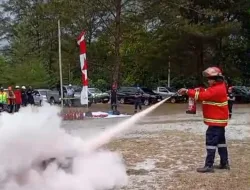 Karyawan PT Timah Dibekali Simulasi Pemadaman Api dengan Apar