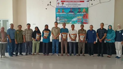 Bupati Markus Apresiasi Kolaborasi IKM Babel dan FKMB Bantu 400 Karung Beras untuk Warga