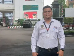 Sepiring Kue, Segenggam Timah, dan Nurani yang Terlupa