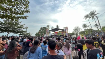 Honda AT Family Day Hadir di Pantai Pasir Kuning Templang, Dimeriahkan Perang Ketupat dan Konser Musik