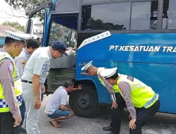Tekan Lakalantas Satlantas Babar Cek Angkutan Umum dan Data Jalan Rusak