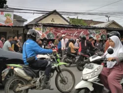 Hari Pertama Ramadan, Warga Serbu Takjil di Pasar Air Itam, Jalanan Sempat Macet