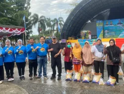 Bakti Sosial Peduli Kampung, Ratusan KK di Pangkalpinang Terima Bantuan Sembako dari IKM Babel 