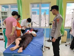 Adu Kambing, Dua Remaja Alami Laka Lantas di Lubuk Besar Langsung Dilarikan ke Puskesmas Lubuk