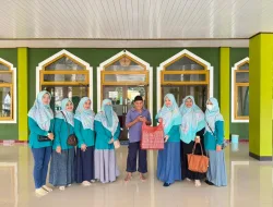 Tebar Kepedulian di Bulan Suci, PIKK PLN Babel Salurkan Takjil ke Lima Lokasi