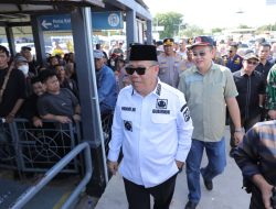 Tinjau Arus Mudik di Pelabuhan Tanjung Kalian, Gubernur Babel Hidayat Arsani Dorong Perbaikan Sistem Pelayanan Penumpang