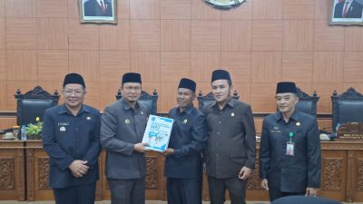 Algafry Rahman Sampaikan LKPJ Bupati Bangka Tengah Tahun 2025 ke DPRD