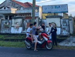 Berkah Ramadan, Laspela Bagikan Takjil di Depan Kantor Redaksi