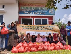 Jelang Lebaran, Dreamland Property Group Bagikan Ratusan Paket Sembako untuk Warga