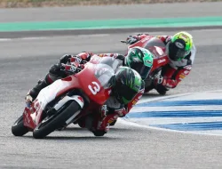 Taklukkan Tikungan Akhir, Bintang Kibarkan Merah Putih di Moto4 Asia Cup Buriram