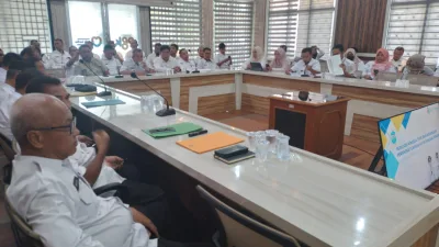 Evaluasi Triwulan I, Prof Saparudin Tekankan Perbaikan Administrasi dan Kolaborasi Publik