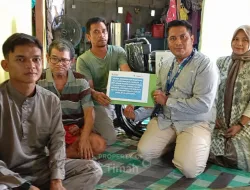 PT TIMAH Serahkan Bantuan Kursi Roda untuk Warga Teluk Radang, Ringankan Aktivitas Sehari-hari