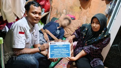 Ringankan Biaya Pengobatan Warga, PT TIMAH Serahkan Bantuan untuk Satriadi 