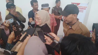 Dessy Ayutrisna Apresiasi Kiprah Perempuan di Pengukuhan Tiga Guru Besar Perempuan UBB