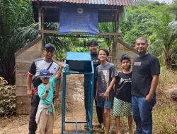 Salurkan Tempat Sampah Plastik ke Pokdarwis, Firmansyah Anggap Sebagai Tanggung Jawab